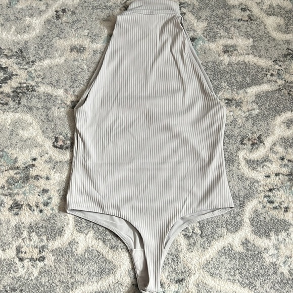 Victoria’s Secret Sport Mock Neck Ribbed Bodysuit - Picture 5 of 7